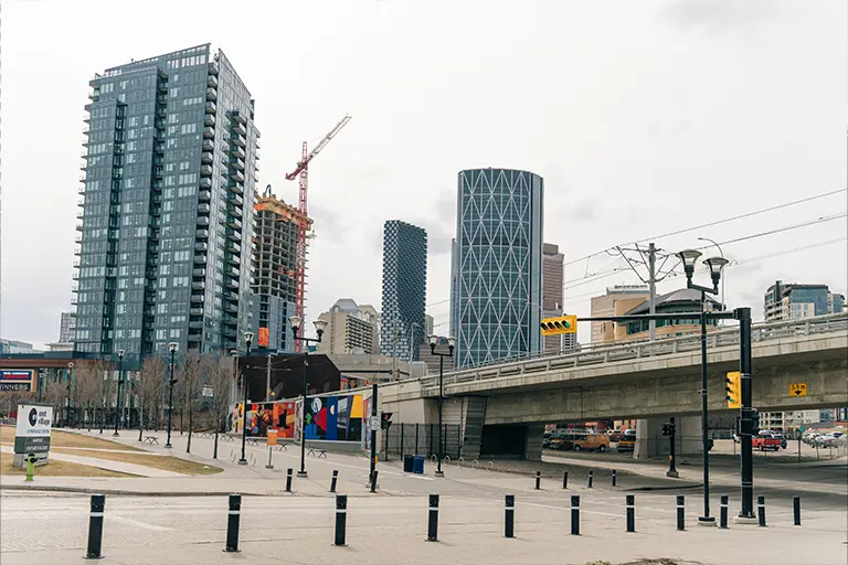 Manchester construction sites require professional security guards.